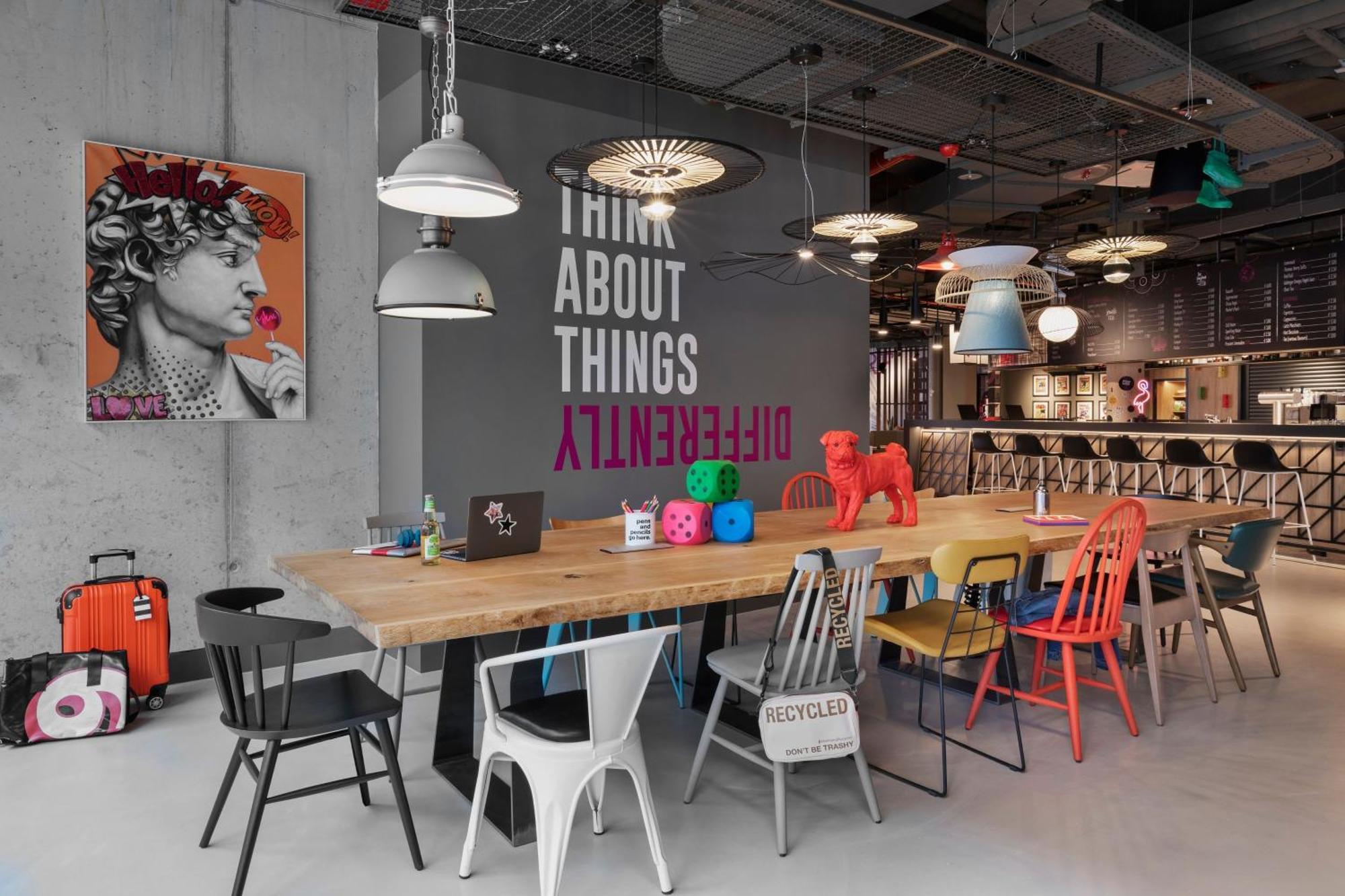 Moxy Duesseldorf City Ngoại thất bức ảnh