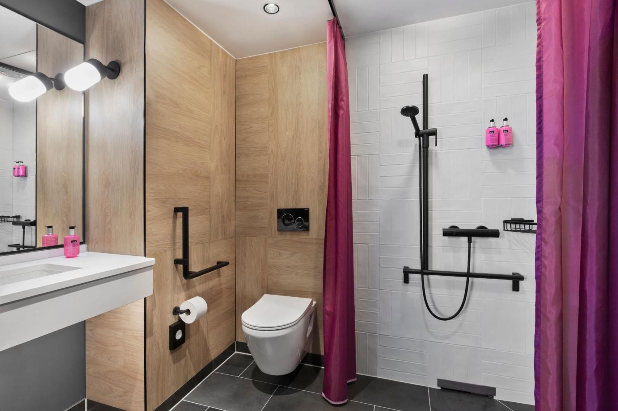 Moxy Duesseldorf City Ngoại thất bức ảnh