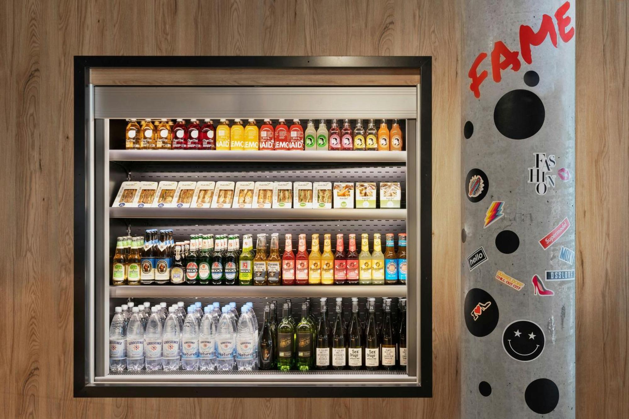 Moxy Duesseldorf City Ngoại thất bức ảnh